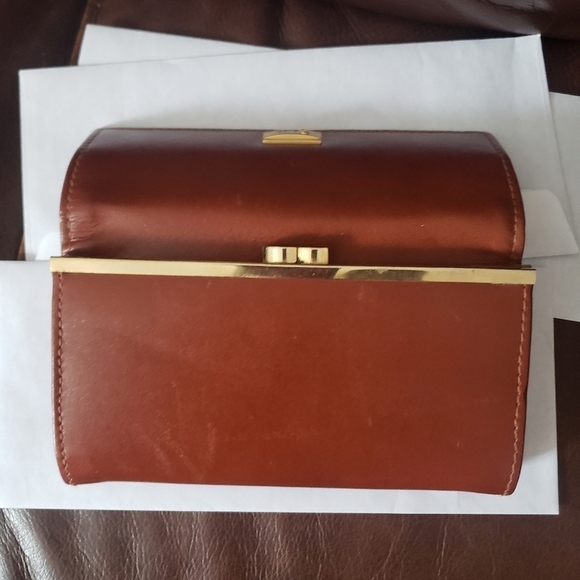 Vintage Leather Wallet - Picture 4 of 14